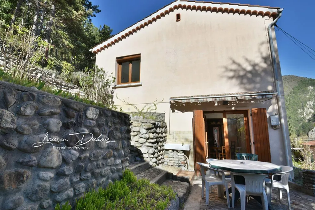 Extérieur - Maison en Position Dominante avec Vue à Serres
