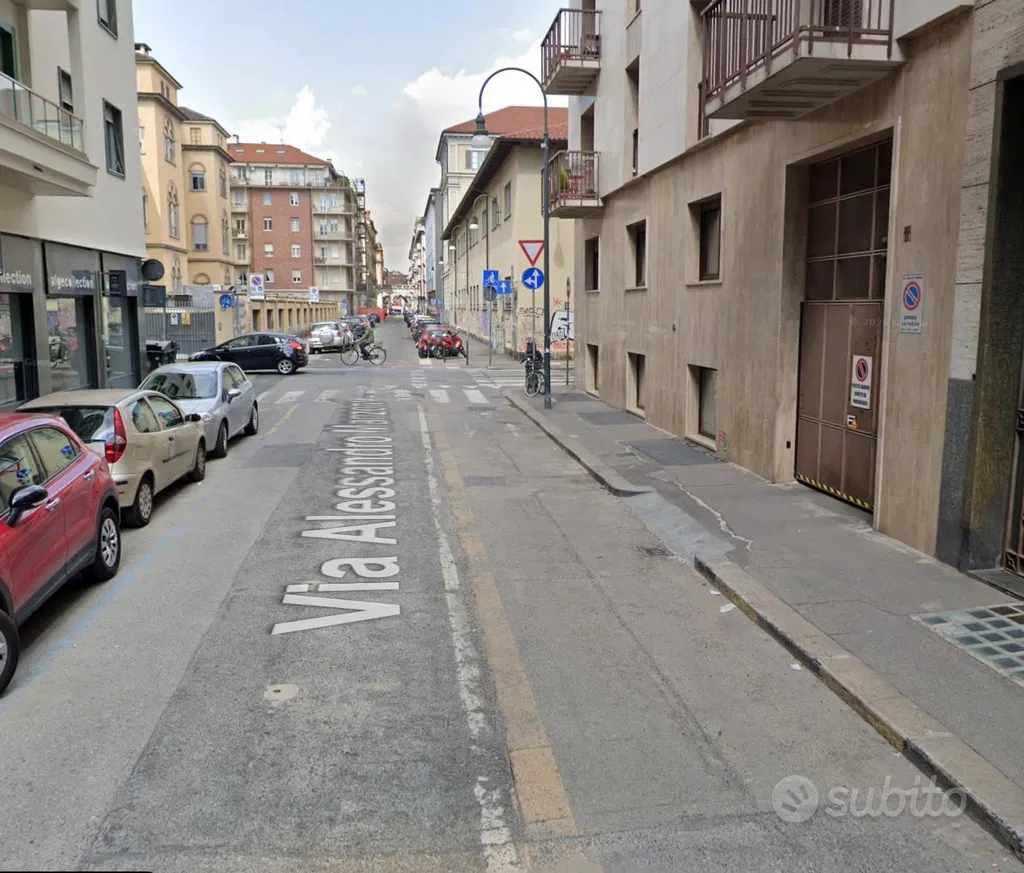 Välivaade - Spacious Box in Via Manzoni