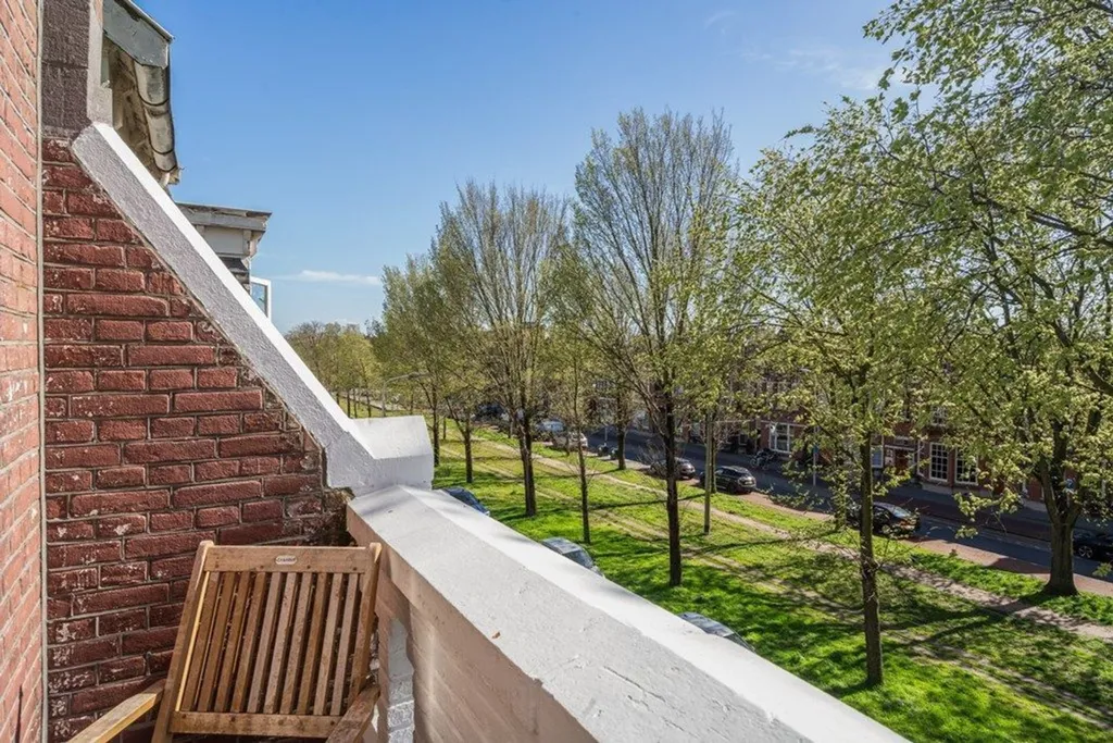 Balcon - Mansion with Garden in The Hague's Statenkwartier