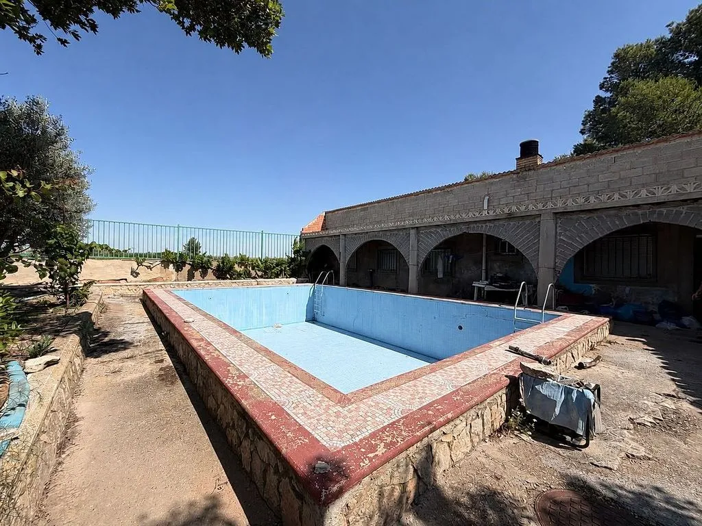 Bassein - Rustic House with Pool near Belchite