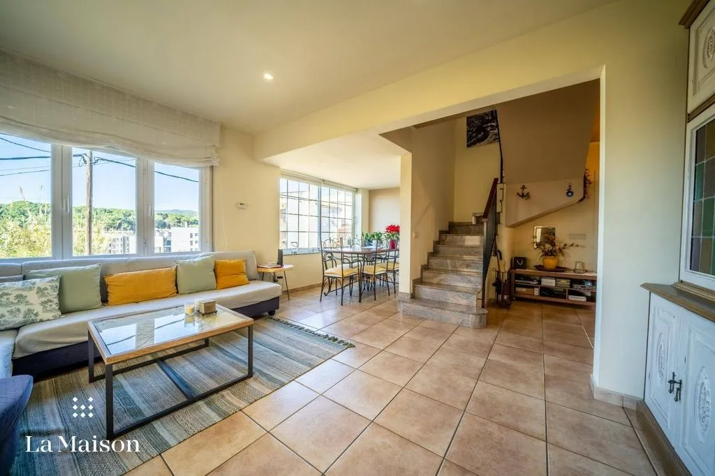 Elutuba - Detached House with Sea View in Arenys de Mar