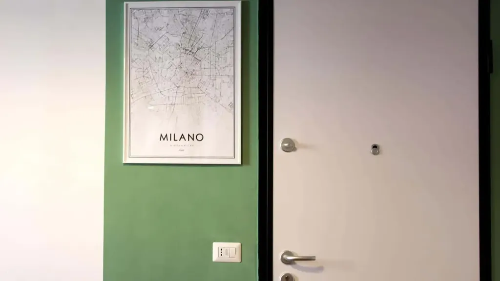 Hallway - 1-Bed Apartment with Balcony in Milan