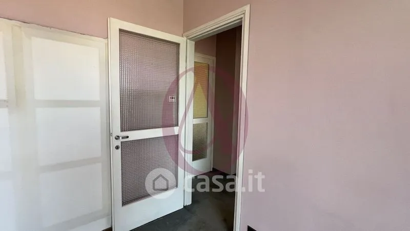 Entrée - Bright Trilocale with Box in Cassano Magnago