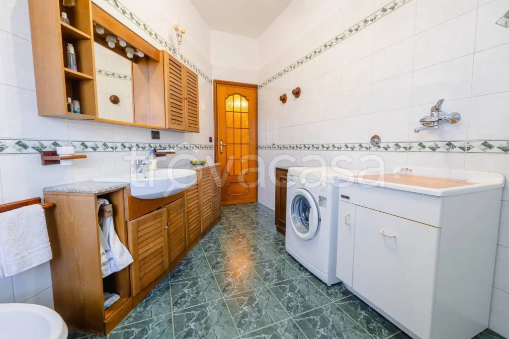 Salles de bain - Appartement 3 pièces à Torino