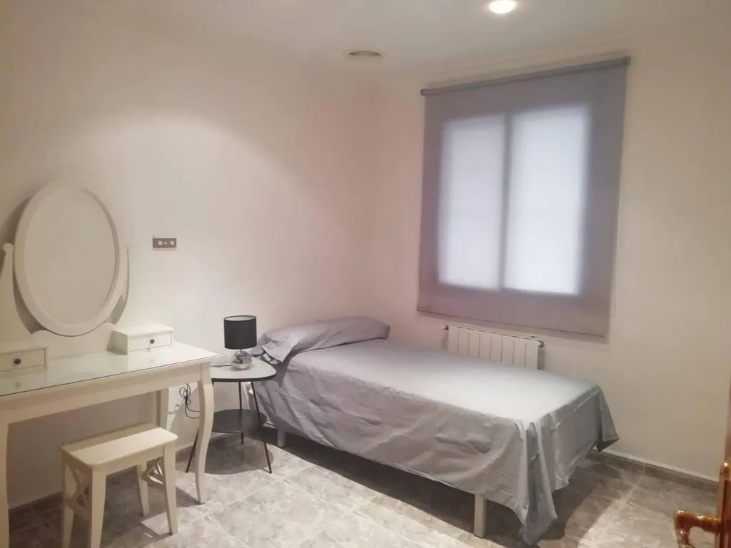 Magamistoad - Detached House with Pool in Elche