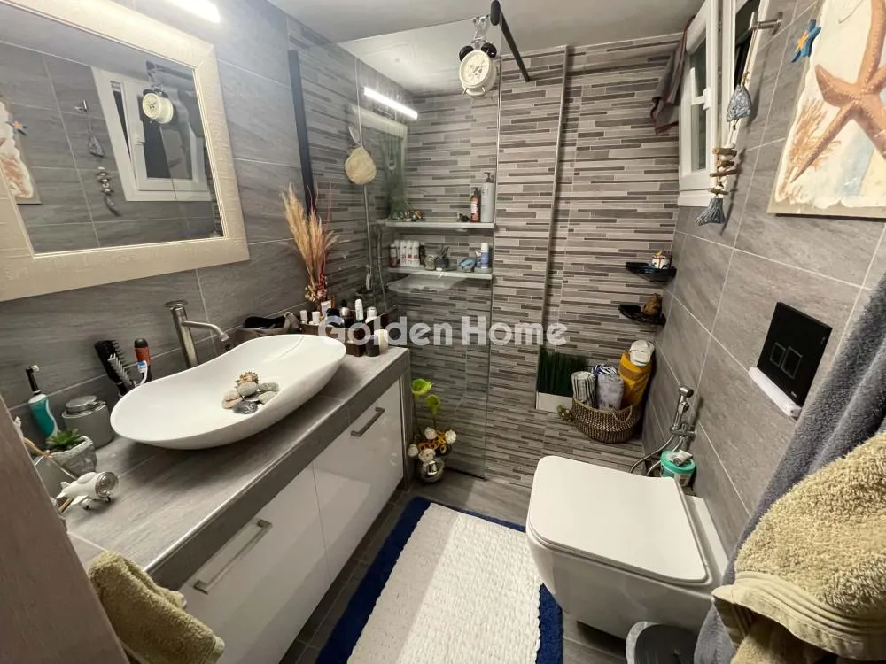 Salles de bain - Fully Renovated Flat with Balcony in Kypseli