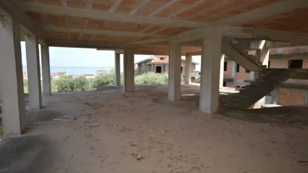 Stanze - Panoramic Multi-Level Building in Trebisacce