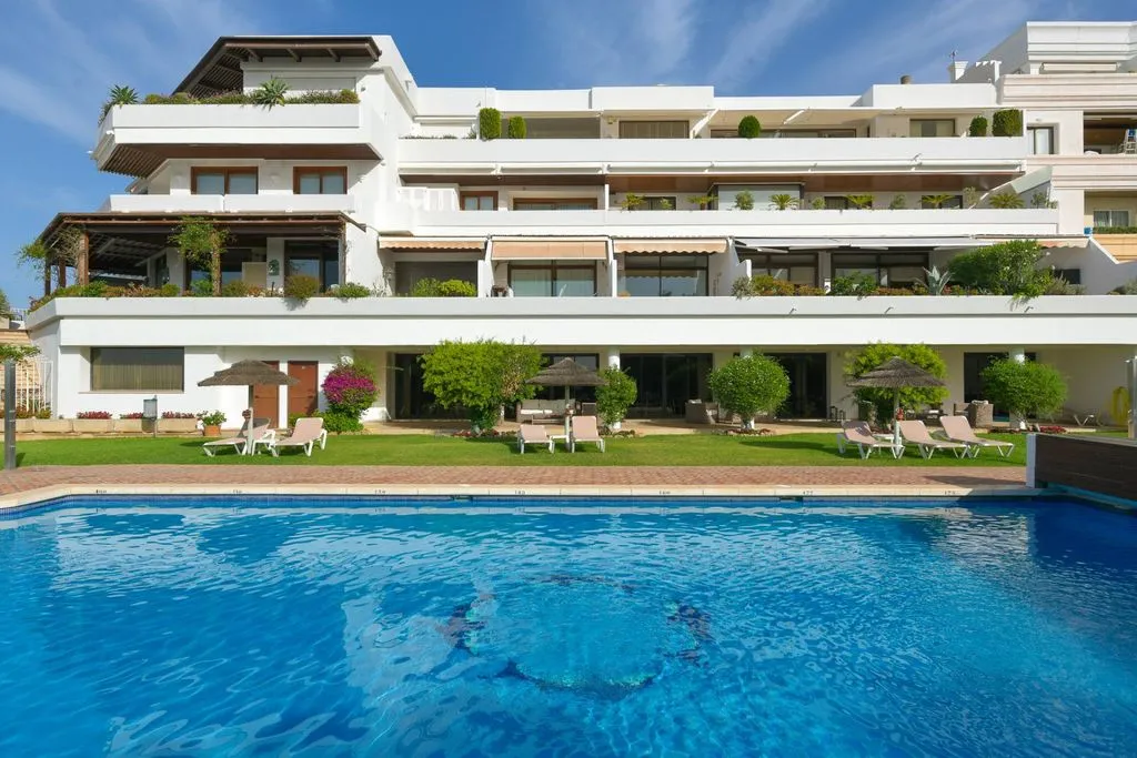 Bassein - Penthouse with Golf Course Views in Marbella