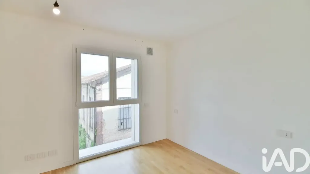 Toad - Newly Built Apartment with Balcony in Cantù