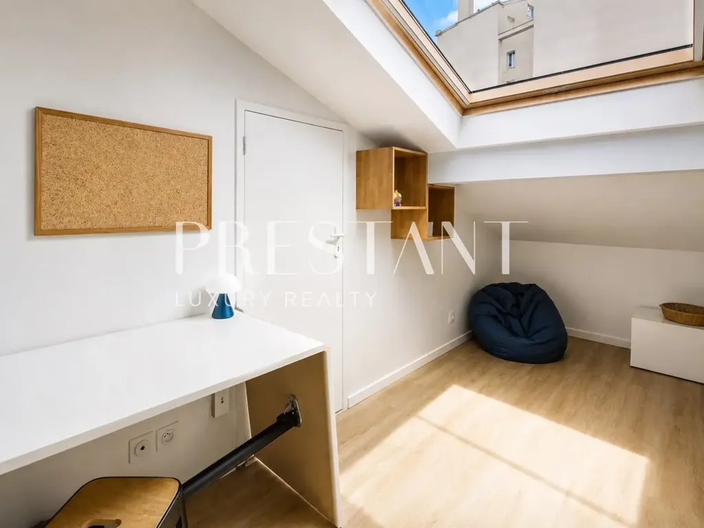 Pièces - Duplex Lumineux avec Terrasse à Biarritz