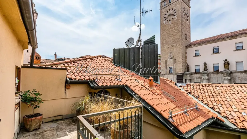 Terrasse - Bilocale with Balcony in Bergamo