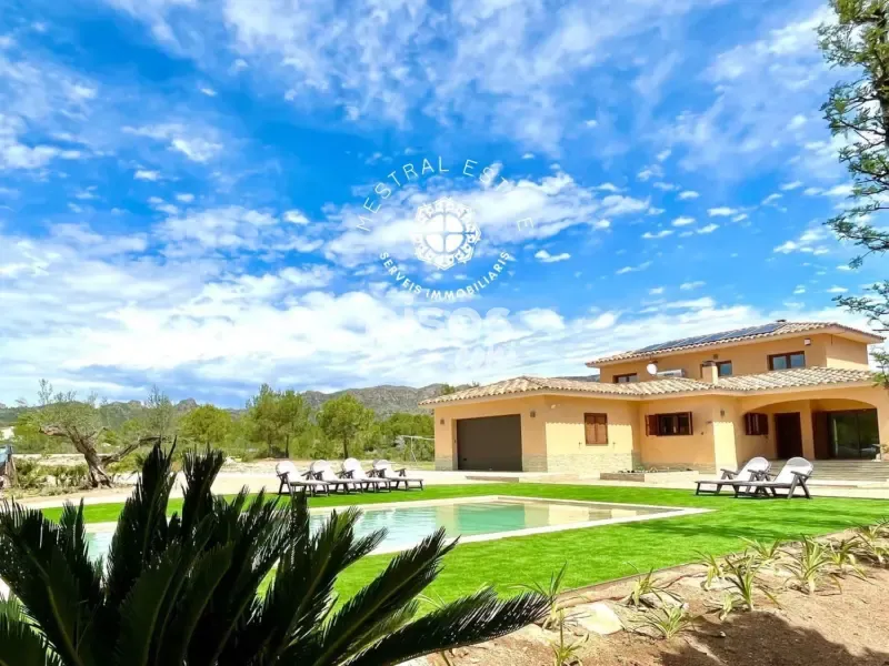 Piscine - Luxury Villa with Private Pool in Costa Dorada
