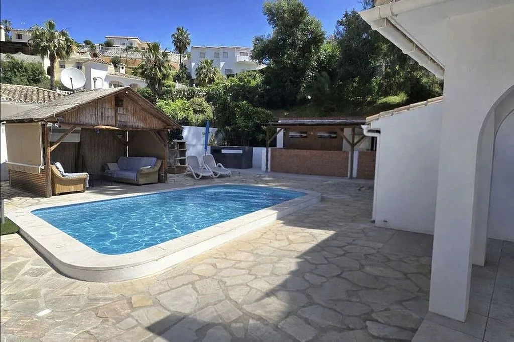 Piscine - Chalet with Pool and Terrace in Campo de Mijas