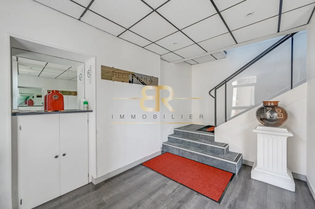 Ingresso - Commercial Space near Bords de Marne, RER A