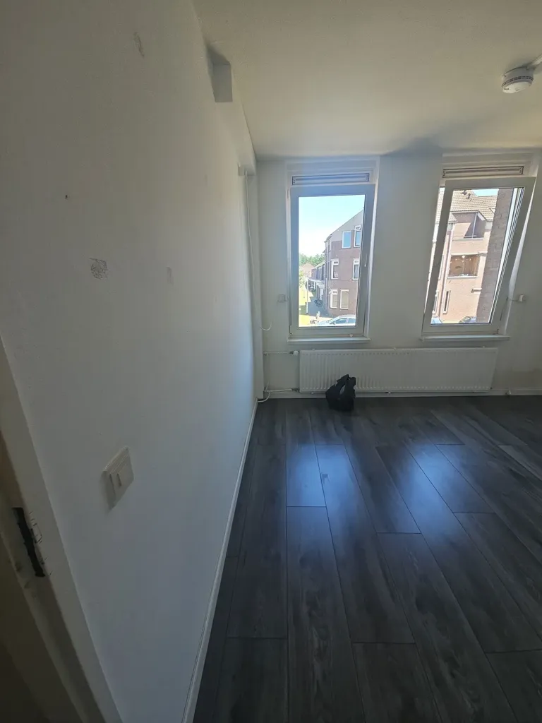 Toad - Semi-Studio with Parking in Tilburg
