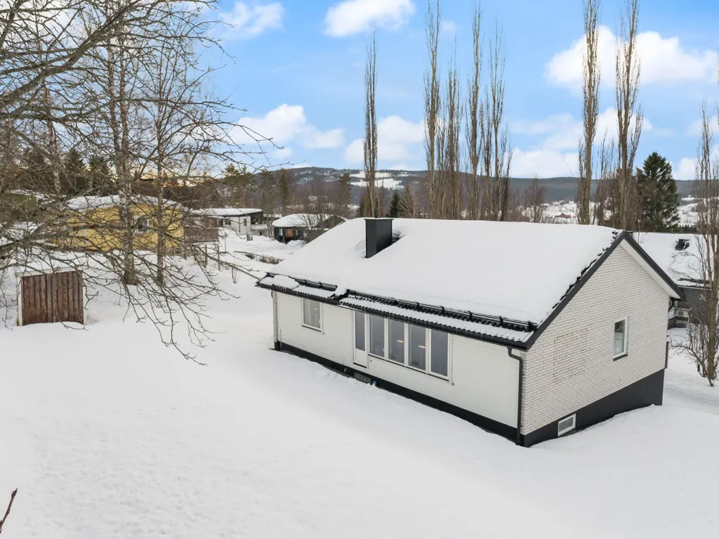 Extérieur - Suterräng House with Renovated Kitchen in Örnsköldsvik