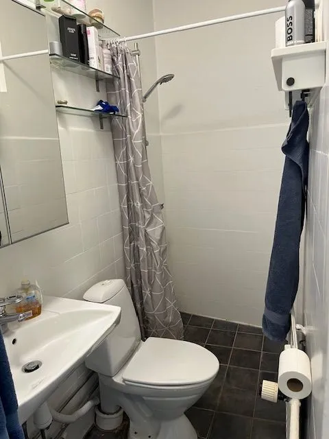 Vannitoad - 2-Bedroom Flat with South-Facing Balcony in Central Area