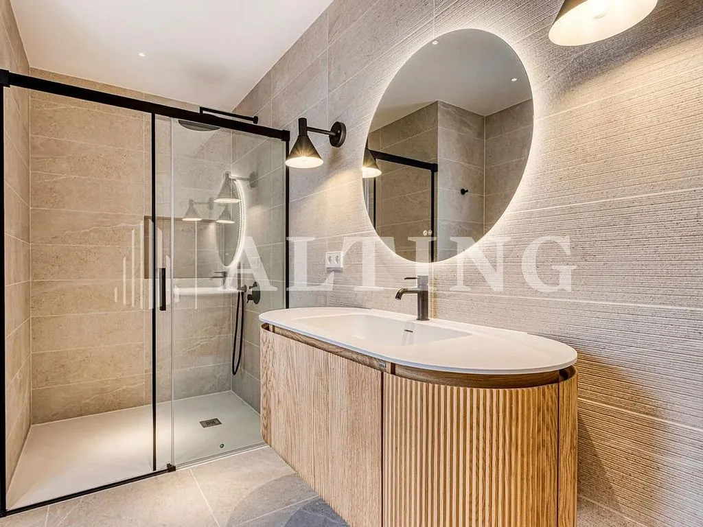 Bathrooms - Reformed Apartment with Terrace in Barcelona