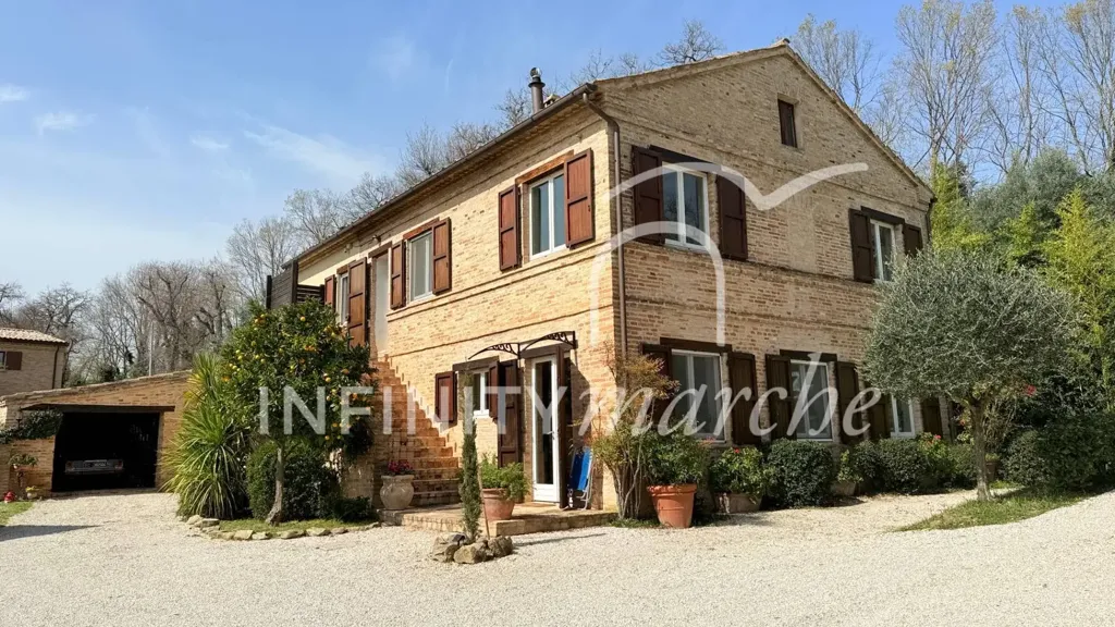Välivaade - Rustic House with Sea View in Montecosaro
