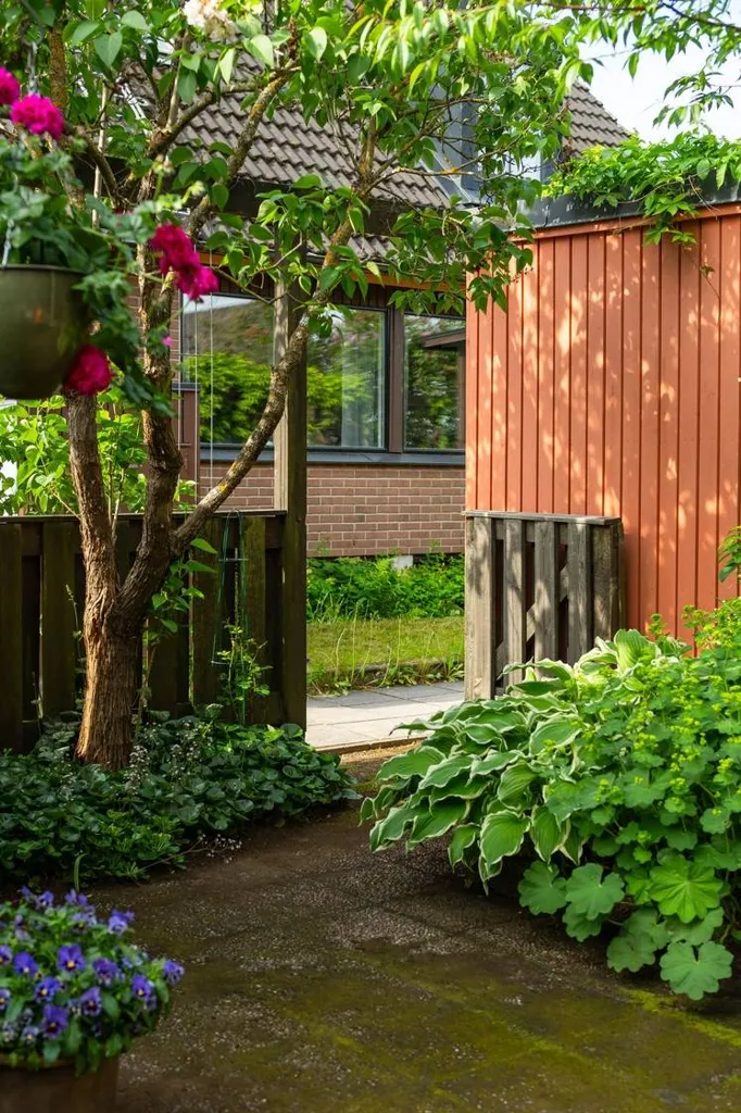 Aed - Central Detached House with Garage in Sandviken