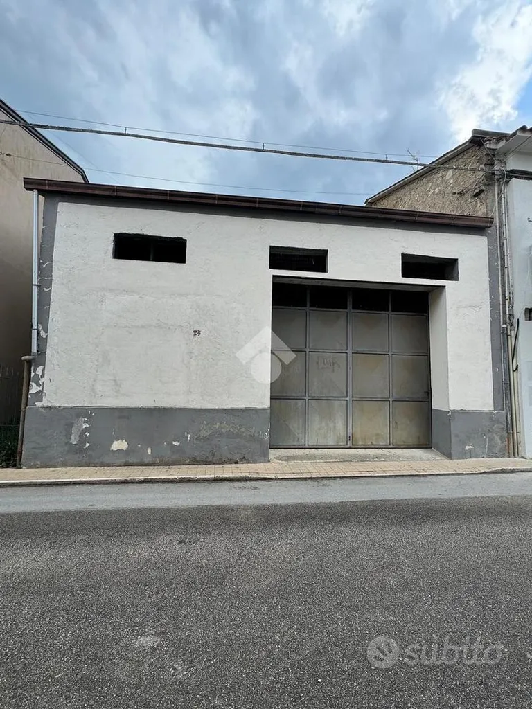Esterno - Warehouse for Renovation with Courtyard in Pozzilli