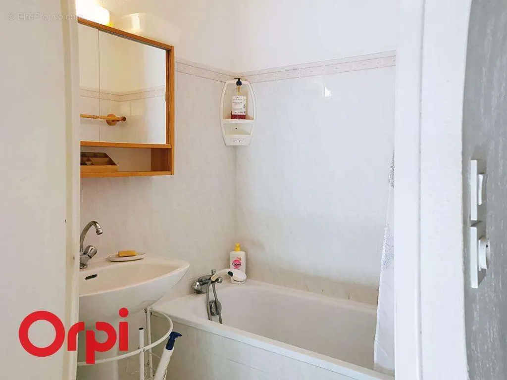 Salles de bain - Appartement T2 avec Vue Mer à Bandol