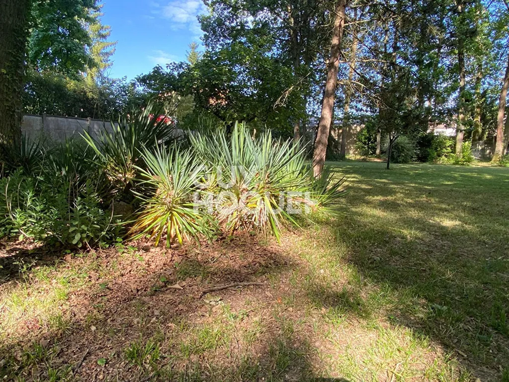 Giardino - Spacious House with Large Garden in Quiet Setting