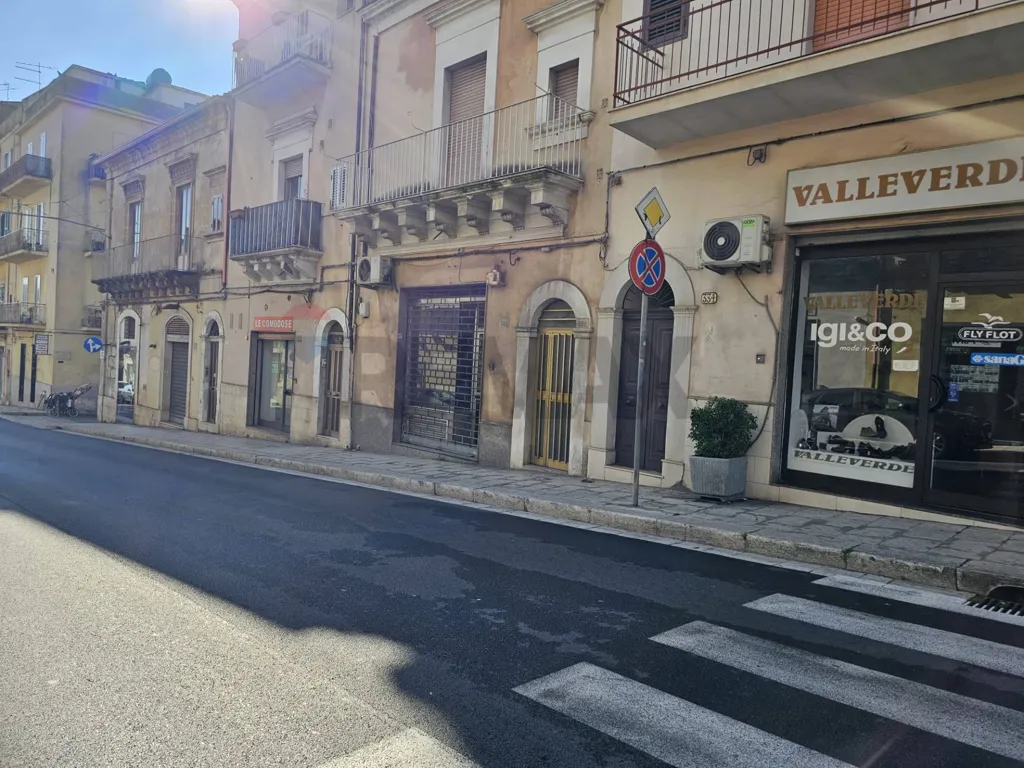Extérieur - Commercial Space with Street Frontage in Ragusa