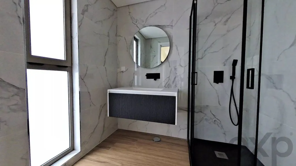 Vannitoad - Luxury Flat with City View in Almancil