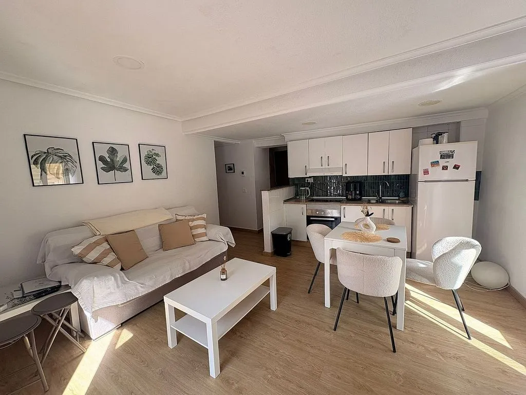Soggiorno - Modernised Flat with Balcony in Historic Centre