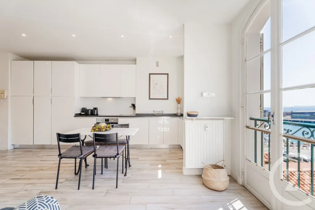 Cucina - Bright 2-Bedroom Apartment with Balcony in Nice Port