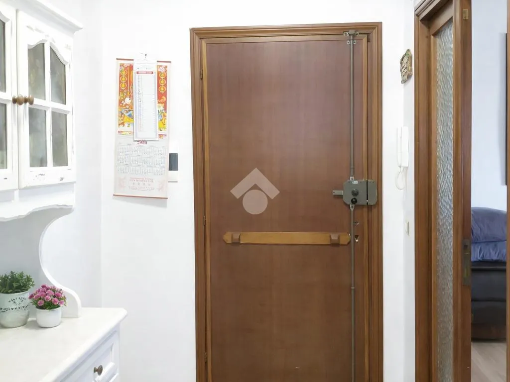 Esik - Apartment with Balcony in Ladispoli
