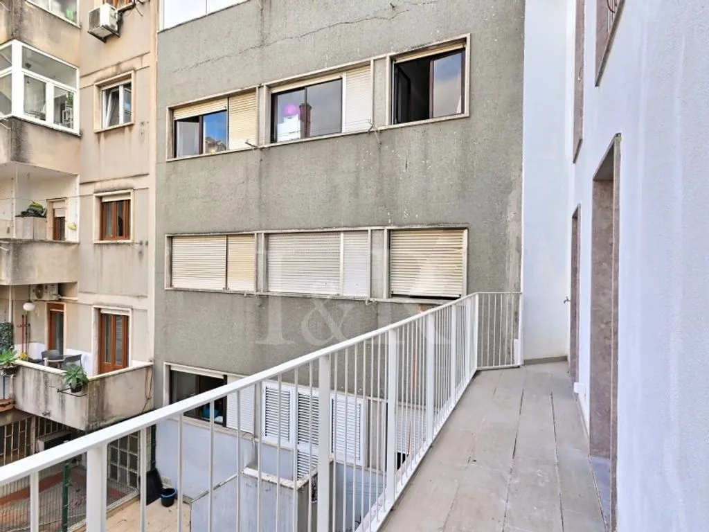 Balcon - Luxury Apartment with Balcony in Lisbon