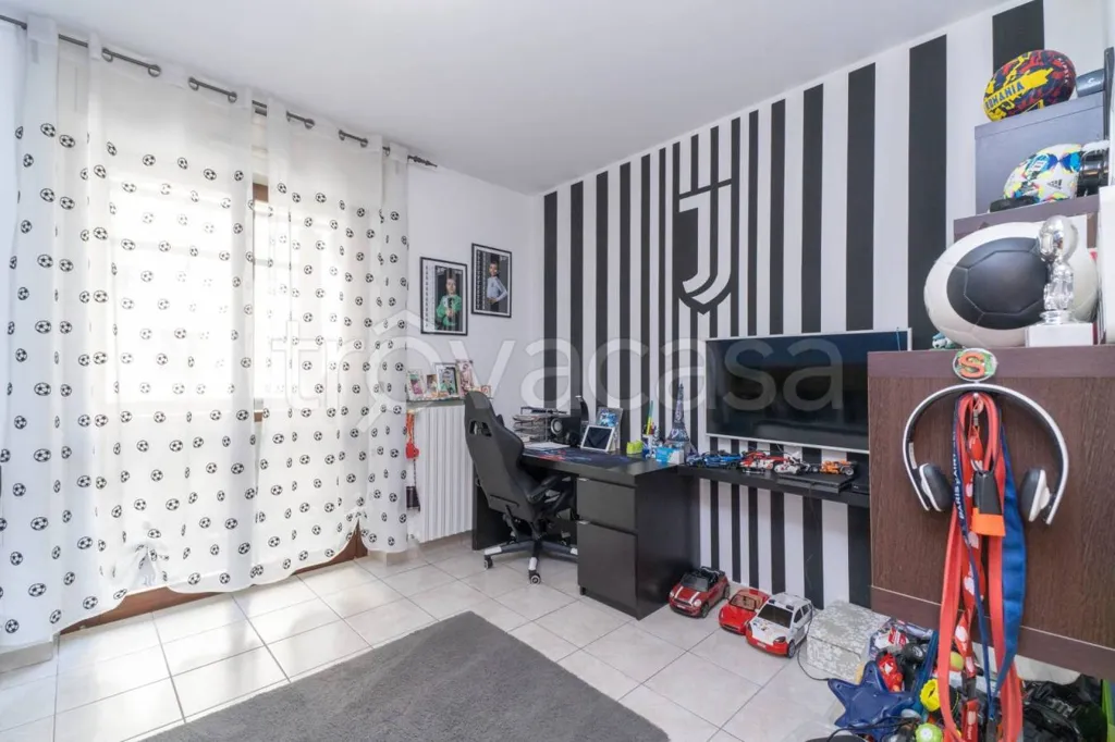 Chambres - Rear-Facing Apartment with Balcony in Turin