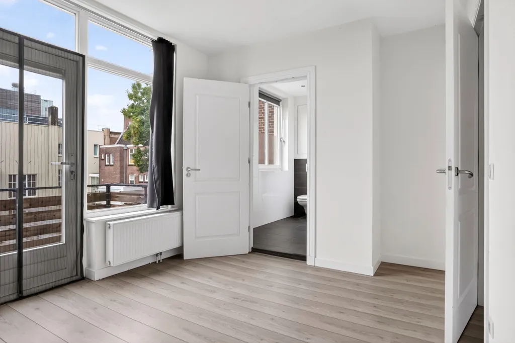Magamistoad - Spacious Apartment with Balcony in Arnhem