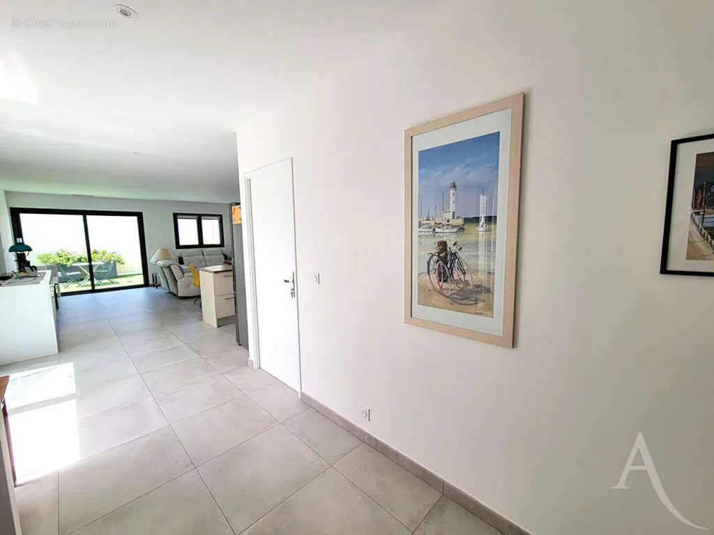 Entrée - Maison Moderne avec Jardin à Ortaffa