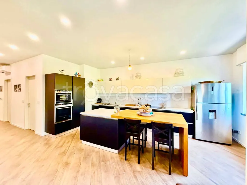 Cuisine - Rustic Apartment with Terrace in Saluzzo