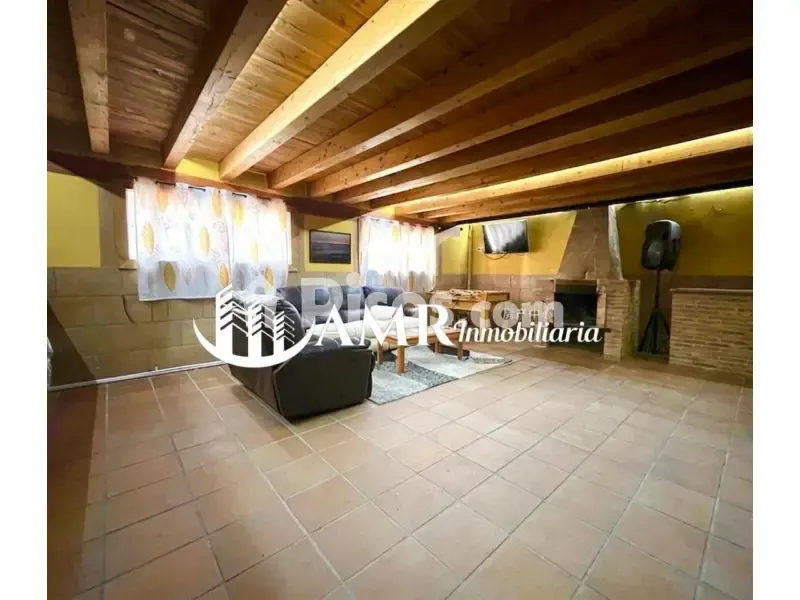Elutuba - Corner Adosada with Pool in Seseña