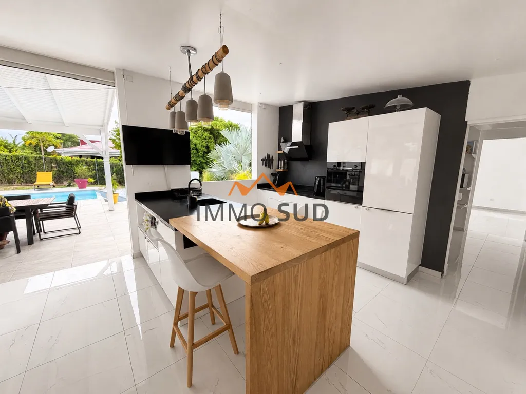 Cuisine - Villa Meublée avec Piscine à Goyave