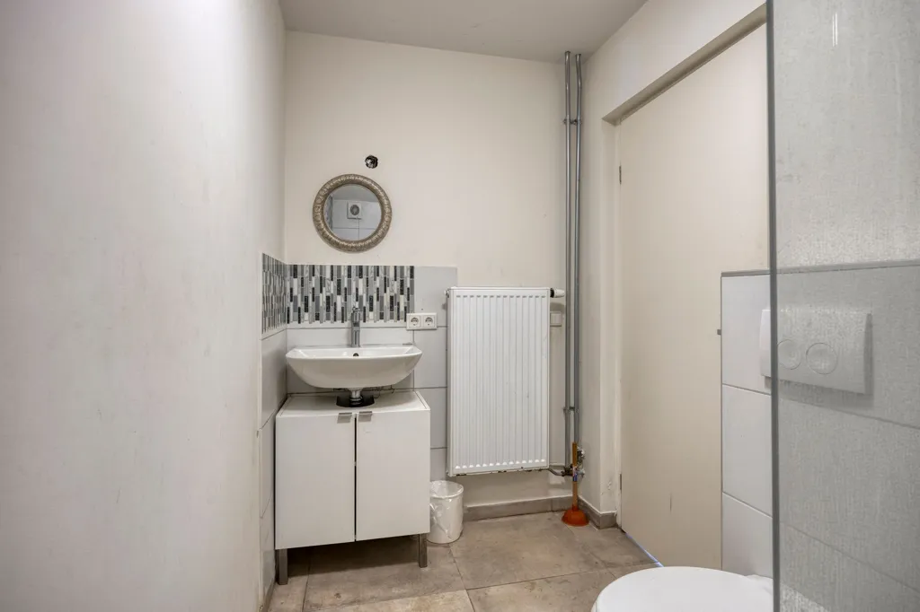Bagni - Corner House with Garden in Eindhoven