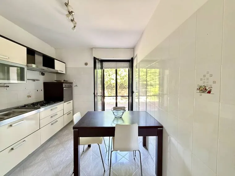 Kitchen - 3-Bedroom Apartment with Terrace in Gaeta