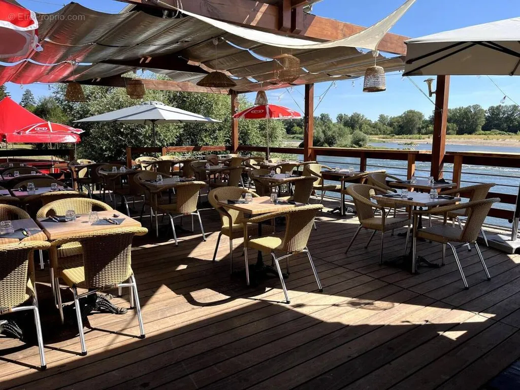 Terrass - Bar/Restaurant with Loire View in Saint-Satur