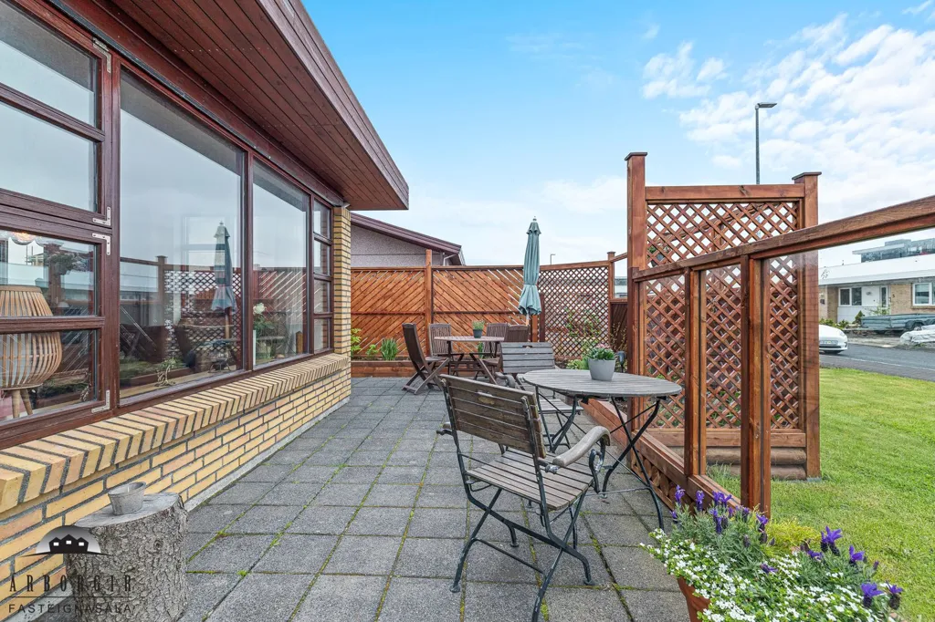 Terrasse - Duplex with Garden in Selfoss