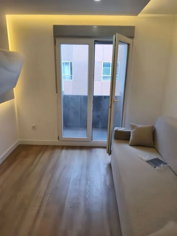 Chambres - 1-Bedroom Flat with Terrace in City Centre