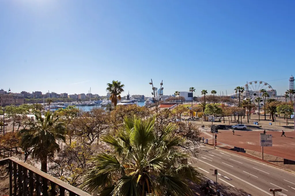 Luxury Flat with Sea View on Paseo Isabel II, Barcelona