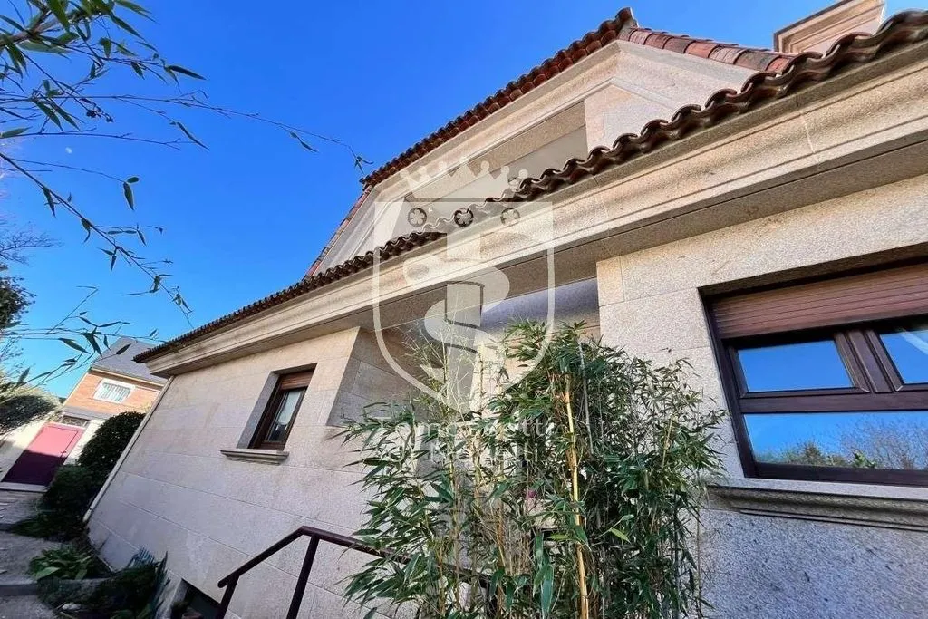 Välivaade - Detached House with Multiple Units in Torrelodones