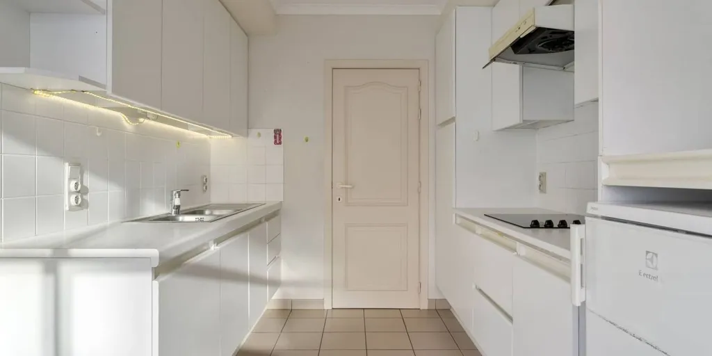Cuisine - Appartement Énergivore avec Terrasse au Centre de Roeselare