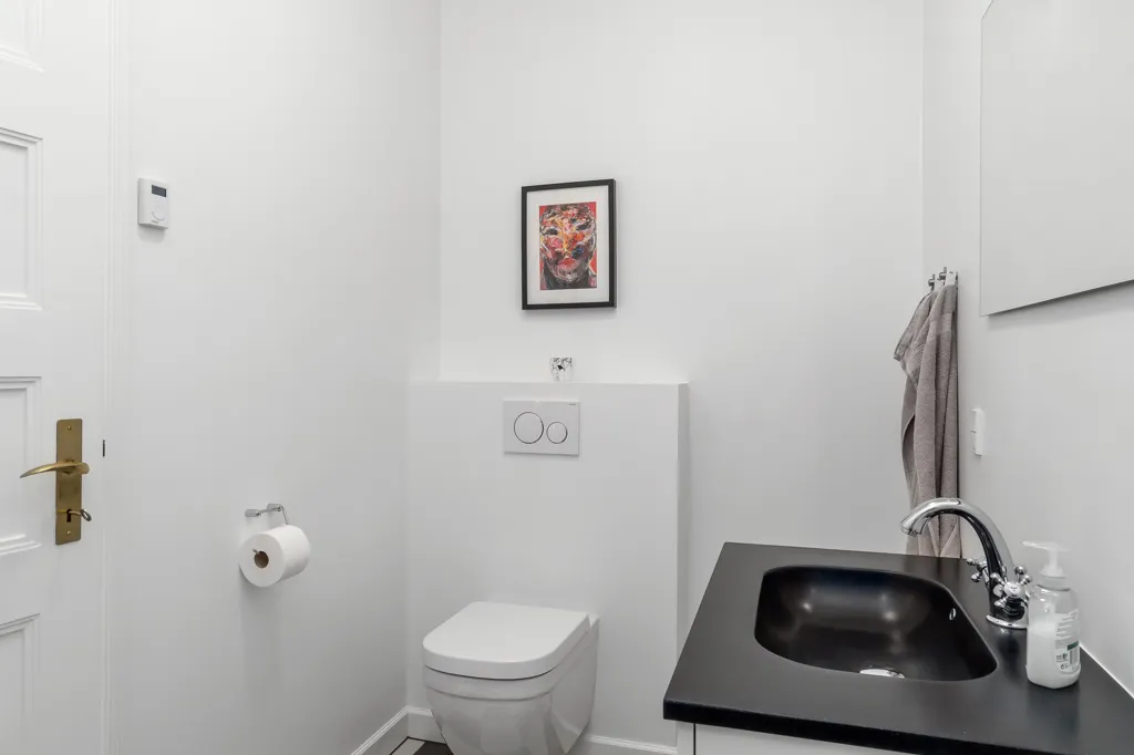 Salles de bain - Spacious Apartment in Historic Building, Copenhagen