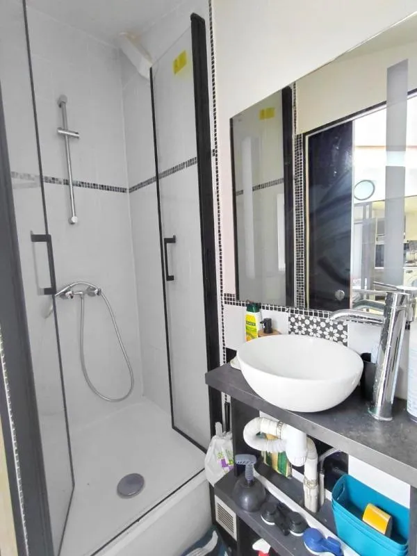 Salles de bain - Duplex avec terrasse à Saint-Ouen-l'Aumône