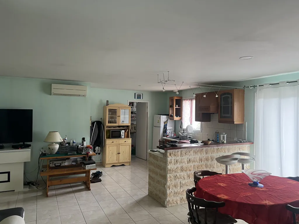 Cuisine - Maison de Plain Pied avec Garage et Jardin à Lizac